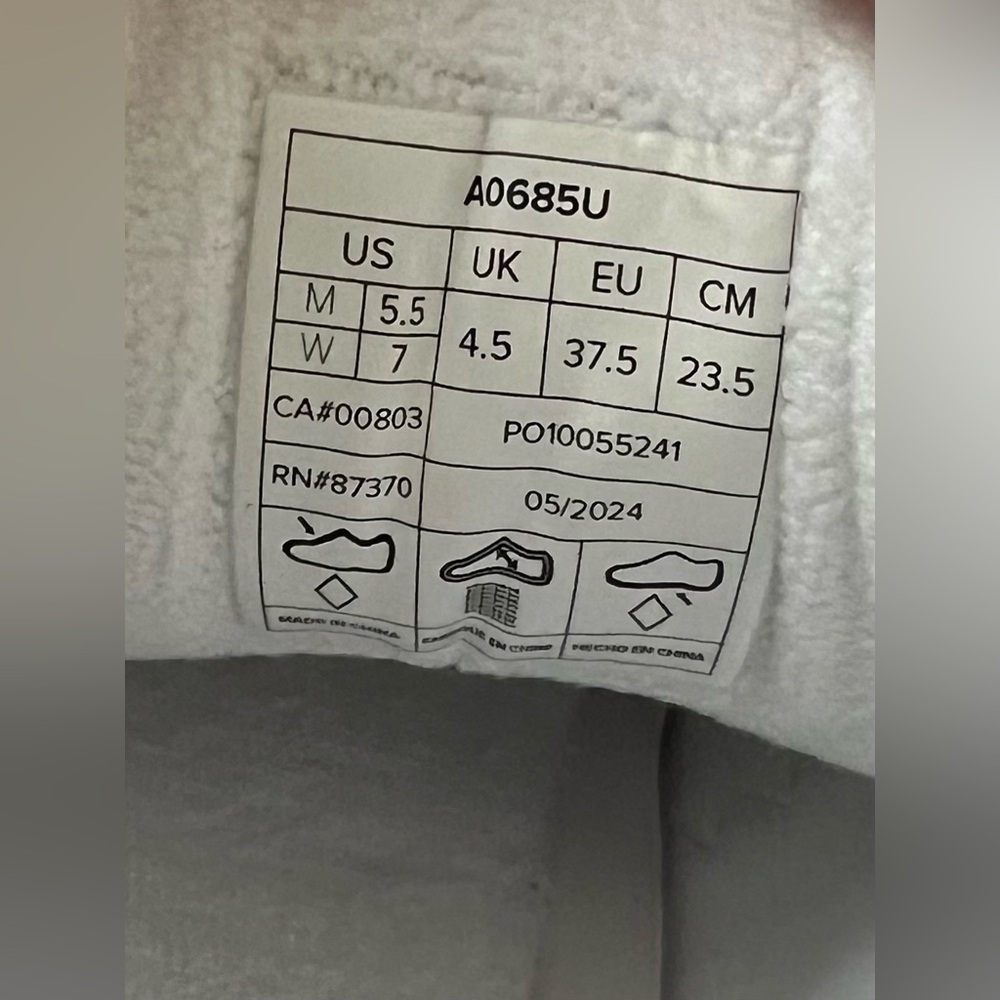ALO Recovery Mode Sneaker - Picture 9 of 9